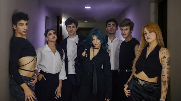 Guide Ultime : Comment Prendre Soin de Vos Ongles en Gel pour une Longue Durée